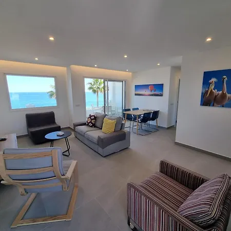 哥斯达卢斯海滩公寓