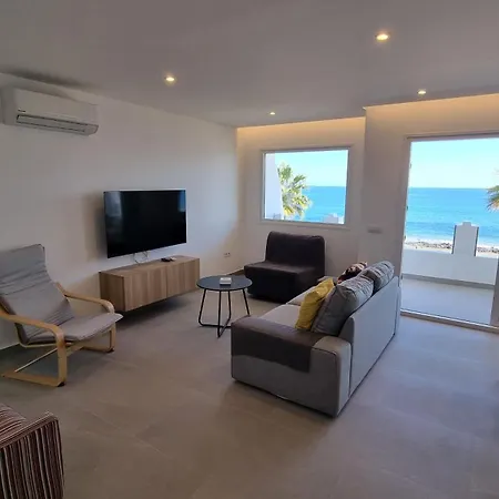 哥斯达卢斯海滩公寓 *